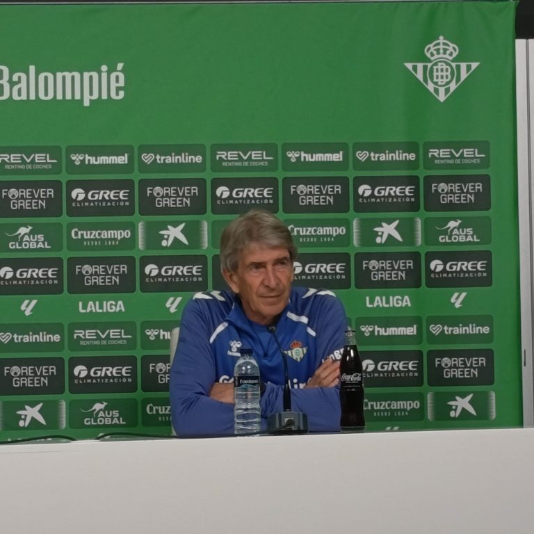 Manuel Pellegrini: «Cuando llegué no éramos favoritos. Estoy orgulloso, pero todo esto lo ha conseguido el club, no solo yo»