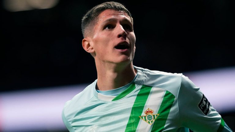 El centenario Sergi Altimira con el Real Betis