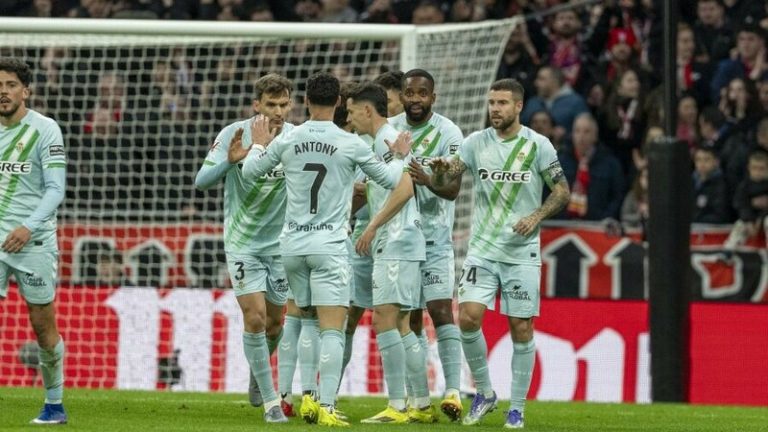 El Betis mantiene ventaja por la quinta plaza