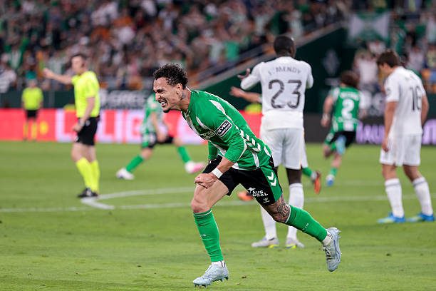 Antony celebra el 1-1 ante el Madrid